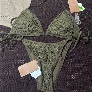 NWT Berlook Bikini Top and Bottom Size Small